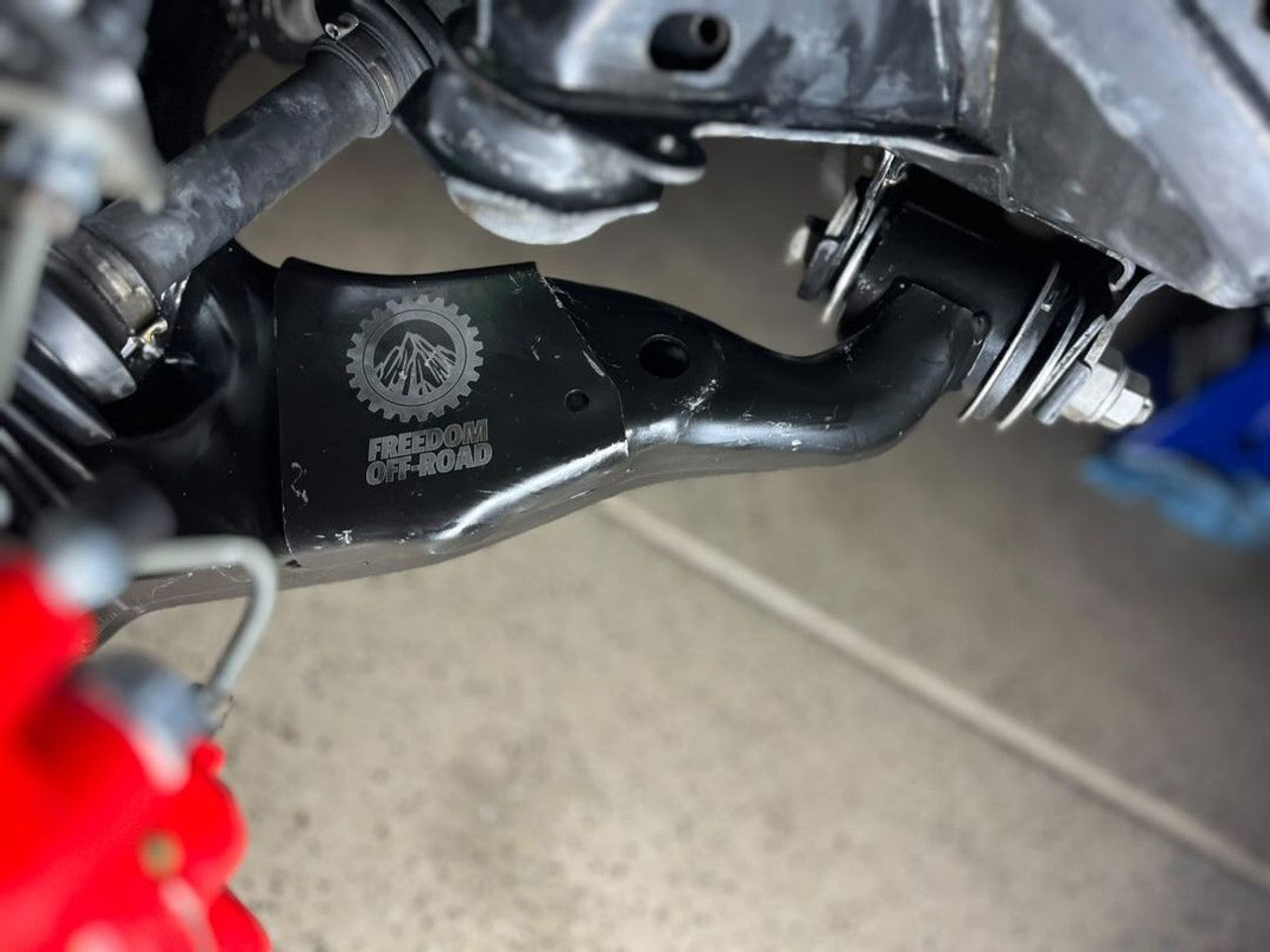 Front Lower Control Arms w/ Cam Bolts (KDSS)