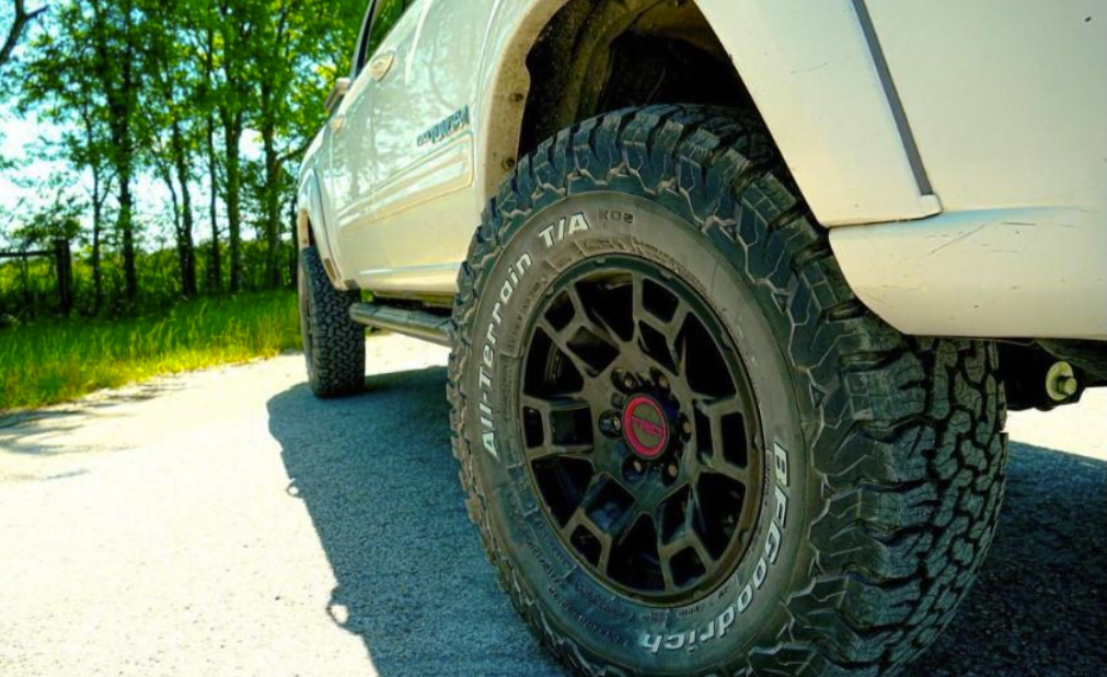 Freedom Offroad 1-4" Adjustable Coilovers / 3" Rear Lift Blocks and Shocks
