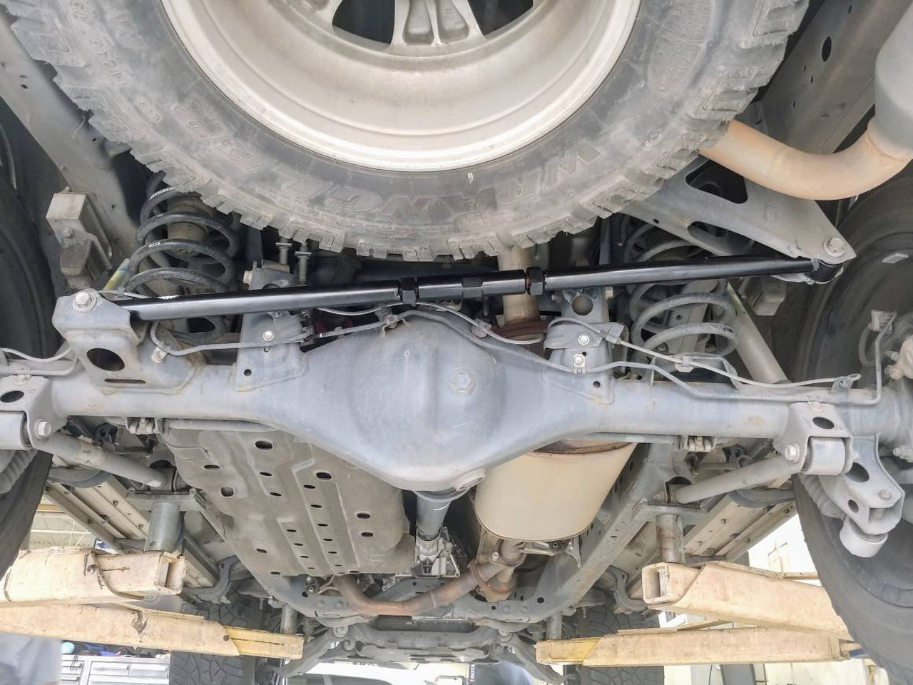 Adjustable Rear Track Bar for 0-4" Lift