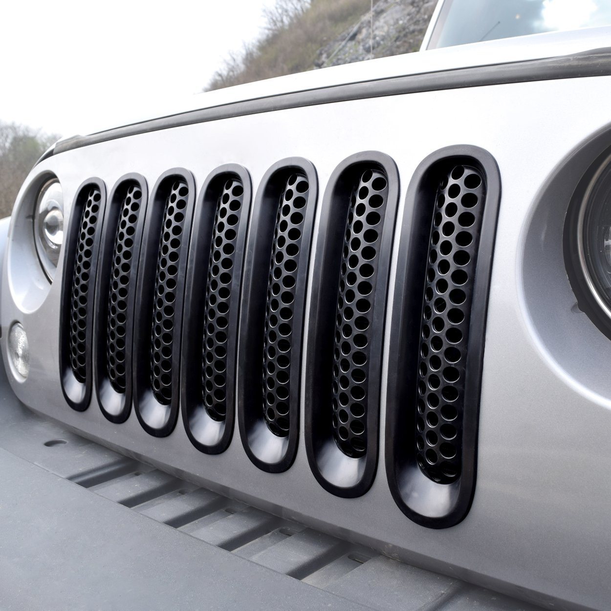 CLIP-IN MESH GRILL INSERTS - MATTE BLACK FOR 07-15 JEEP WRANGLER JK
