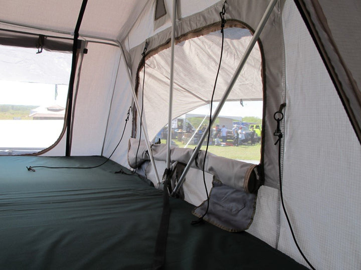 DOBINSONS 4X4 DELUXE ROOF TOP TENT