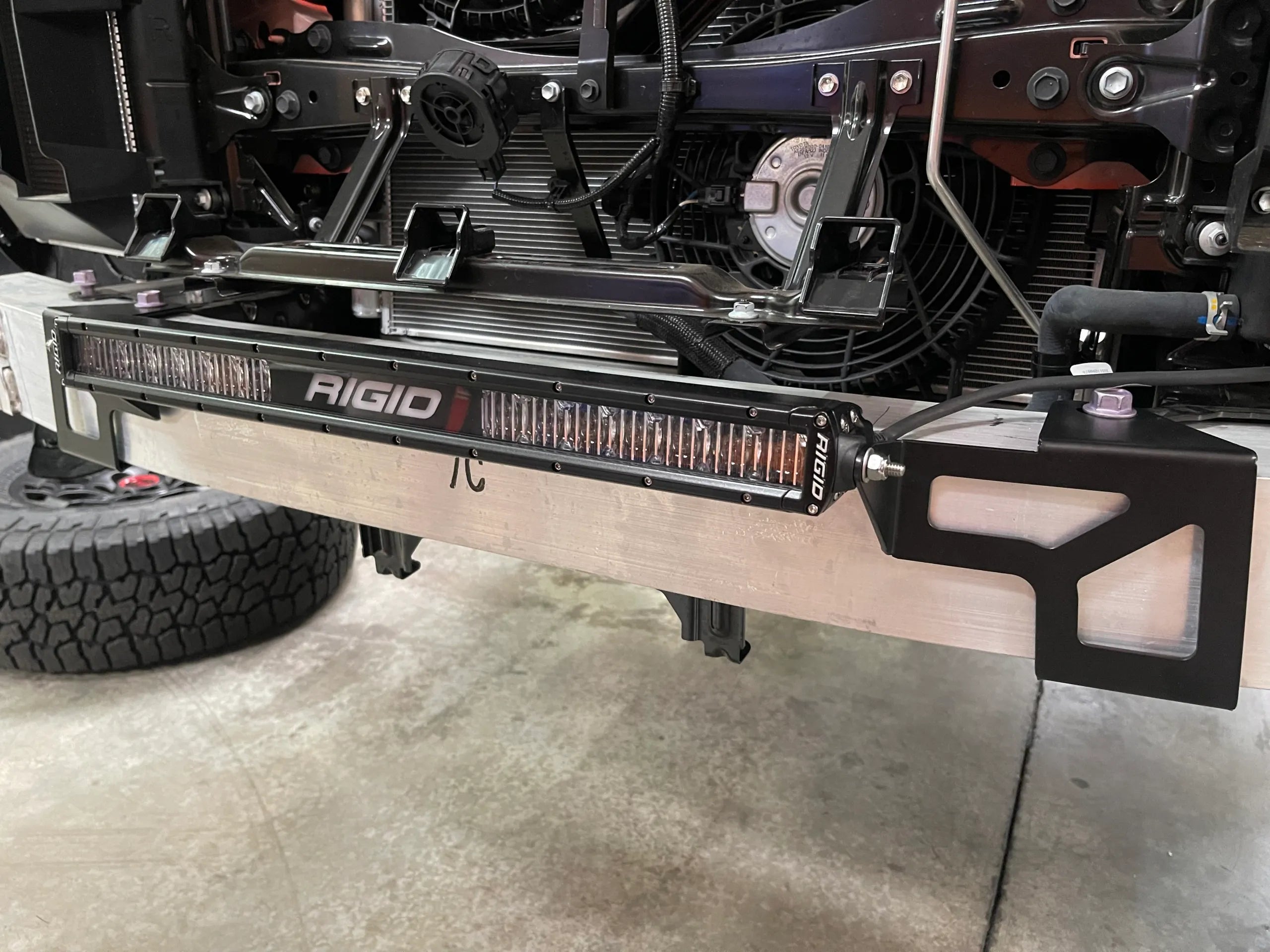 Westcott 22-23 Toyota Tundra 20″ Light Bar Brackets