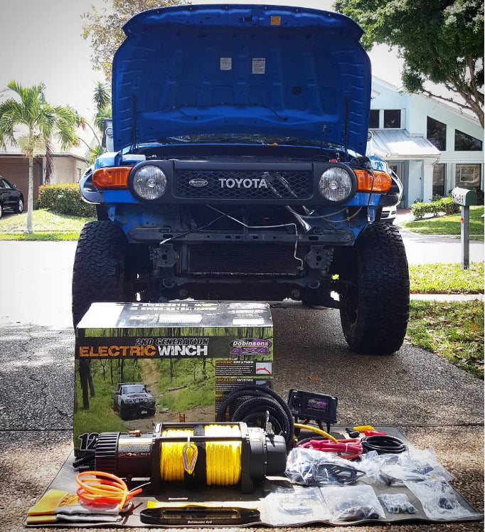 DOBINSONS 12V ELECTRIC WINCH SYNTHETIC ROPE, HAWSE FAIRLEAD/ REMOTE CONTROL