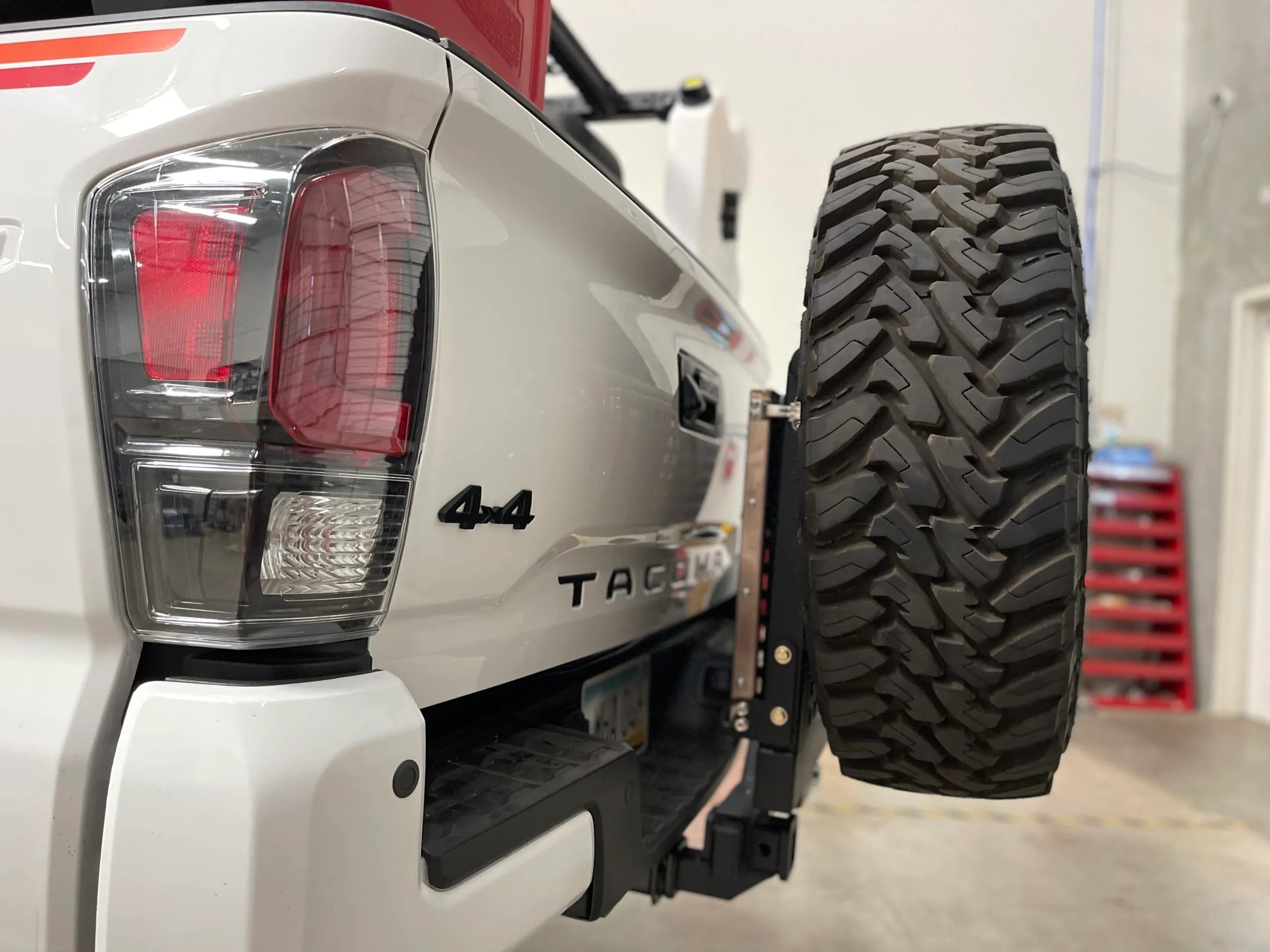 Westcott Universal Modular Spare Tire Carrier Rack